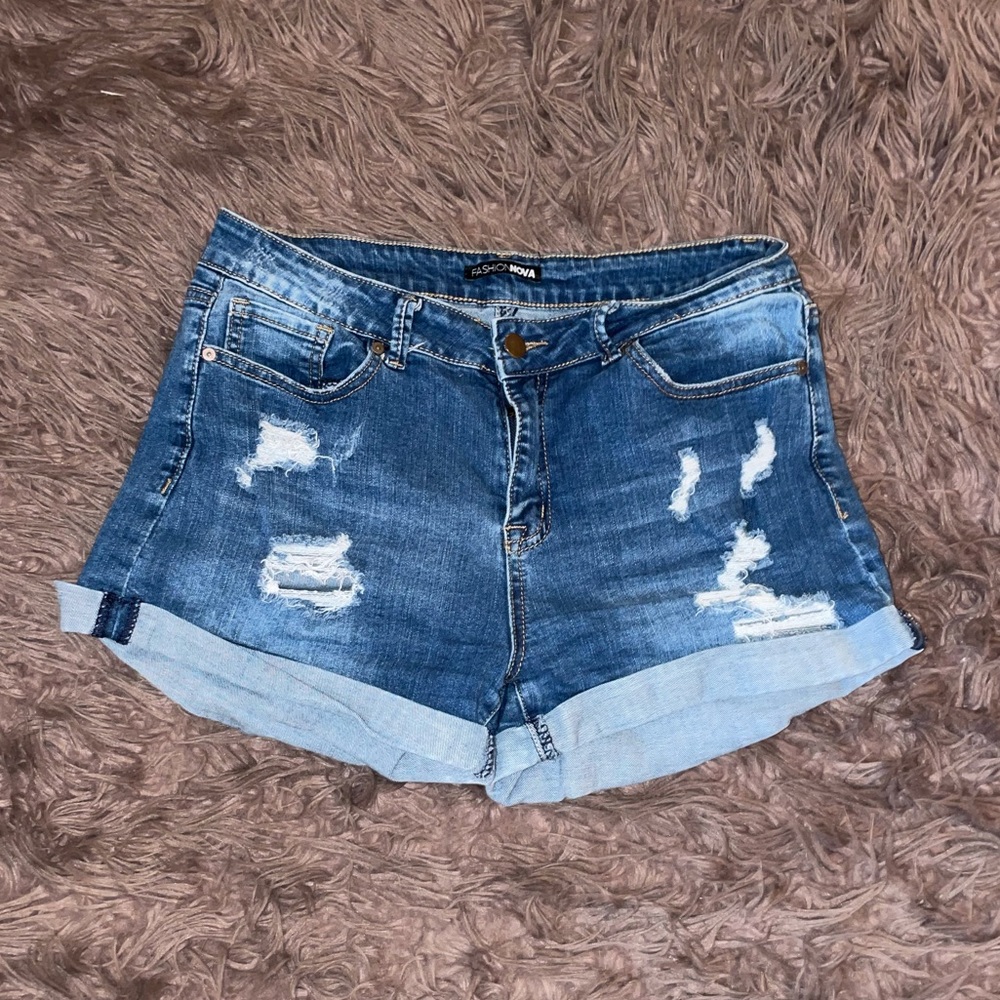 Denim cuff shorts🤩
